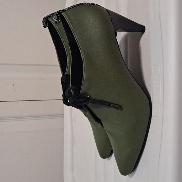 Logo by Lori Goldstein "Brenda" Bootie leather tie - 8 - olive/army green/black - Picture 3 of 8